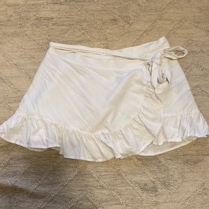 Size L. Aerie white wrap skirt